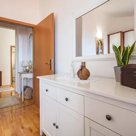 Apartment Anita With Amazing Sea View