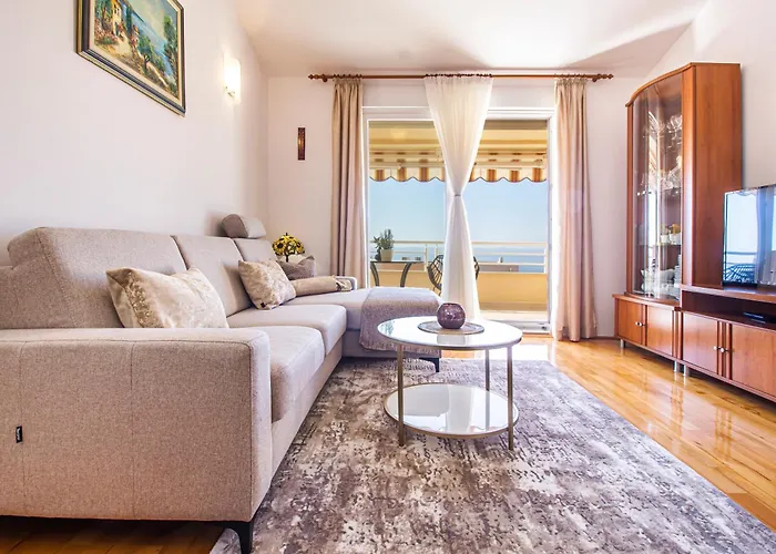 Anita With Amazing Sea View * マカルスカ