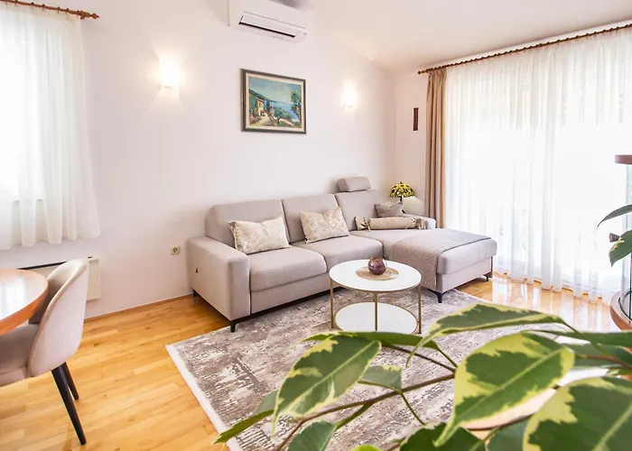 Anita With Amazing Sea View * マカルスカ