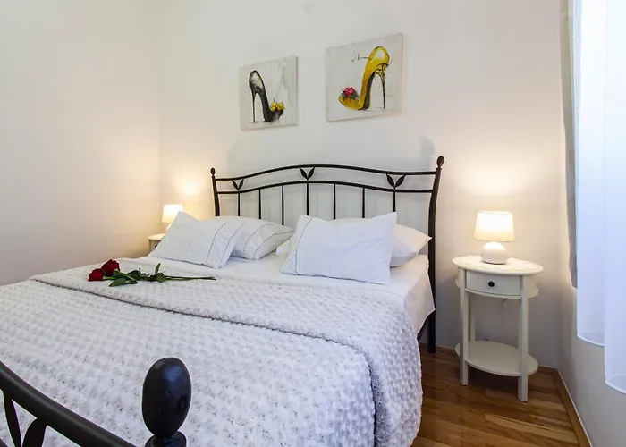 アパート Anita With Amazing Sea View *