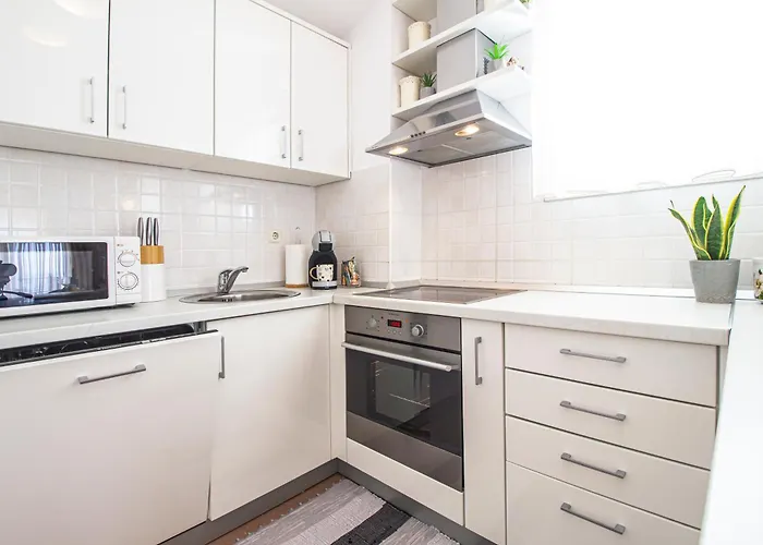 Anita With Amazing Sea View * マカルスカ